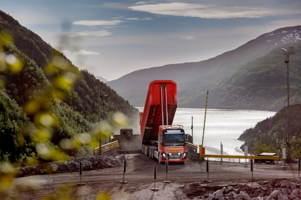 Volvo Trucks ส่งมอบรถบรรทุกขับเคลื่อนอัตโนมัติให้กับบริษัทขนส่งในประเทศนอร์เวย์
