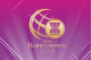 หทัยรัตน์ พั้วพันศรี ประธานบริษัทไฮแลนด์ ฟู้ดฯ รับรางวัลธุรกิจ SMEs ยอดเยี่ยมในงาน ASEAN Business Award 2018 ประเทศสิงคโปร์