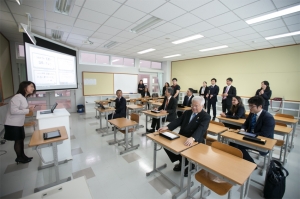 ฟูจิตสึเดินหน้าห้องเรียนอัจฉริยะส่งมอบแท็บเล็ตเพื่อการศึกษา Smart Classroom ให้โรงเรียนสมาคมไทย-ญี่ปุ่น ศรีราชา