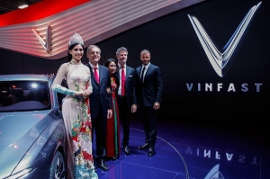 VinFast แบรนด์รถน้องใหม่สัญชาติเวียดนาม ดึงดูดทุกสายตาที่งาน ปารีส มอเตอร์ โชว์