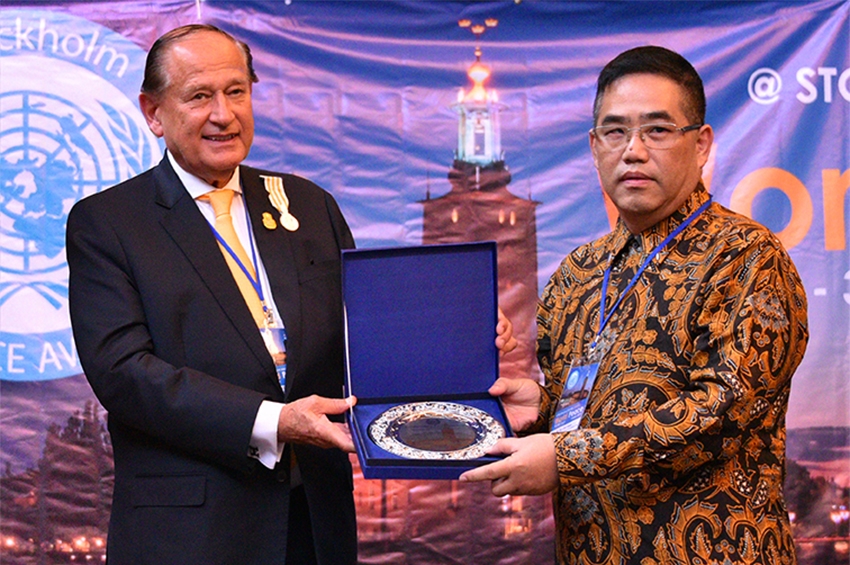 Pak Teo คว้ารางวัล “World Peace Award”