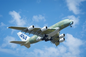 A380 ลำแรกของสายการบิน ออลนิปปอนแอร์เวย์ ทะยานขึ้นสู่ท้องฟ้า